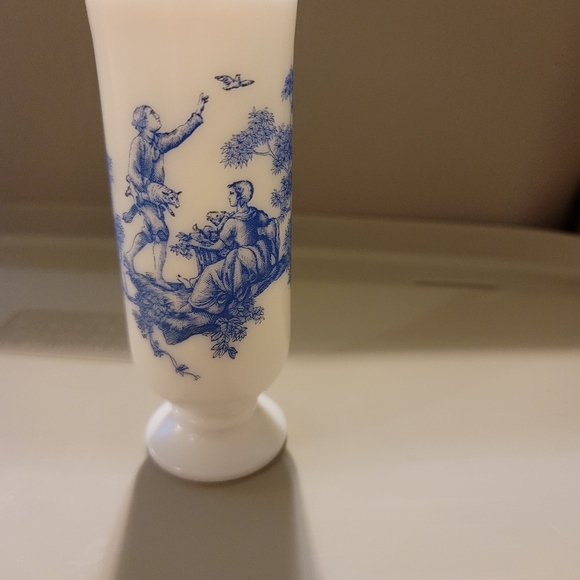Vintage Avon Milk Glass footed blue and white toil design demitasse cup - Picture 1 of 4